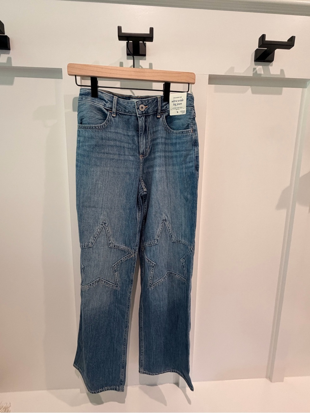 NWT Abercrombie kids high rise ultra wide jean Blue Star-Detail Jeans
